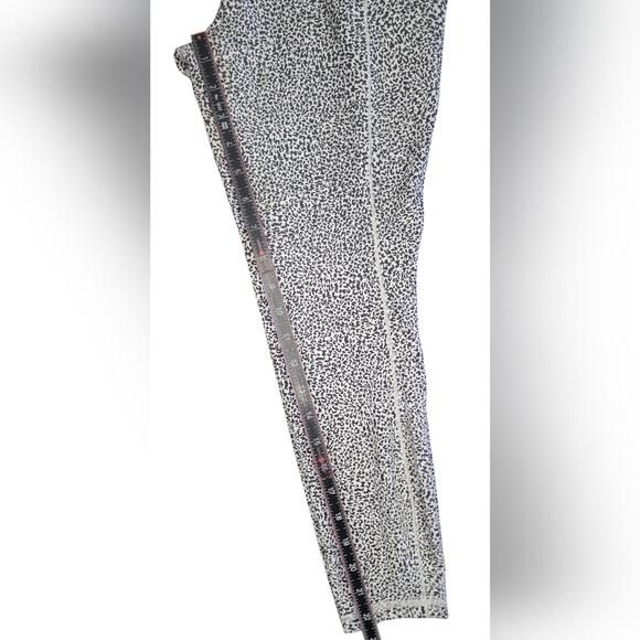 Athleta Salutation Stash II Textured Tight, #631936-00, Womens Small - Picture 3 of 6